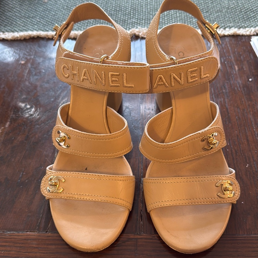 Chanel shoes tan leather 39 1/2